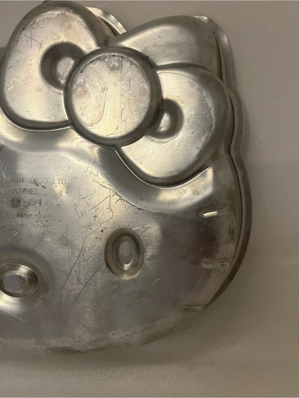 Wilton Hello Kitty Shaped Aluminum Cake Pan, Silver, MPN 2105-7575